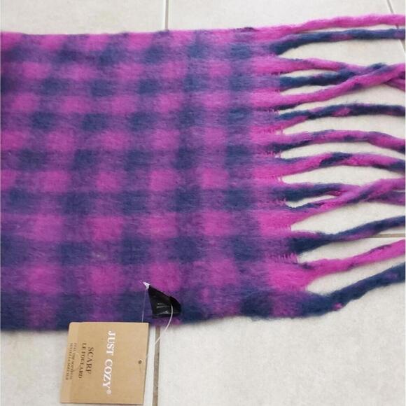 Just Cozy Black and purple checkered chunky scarf NWT - Picture 7 of 10